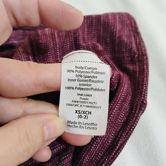 Elegant Burgundy Leggings With Pockets - Picture 3 of 9